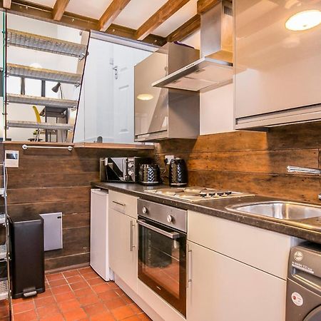 Split Level Studio Apartment In Camden 런던 외부 사진
