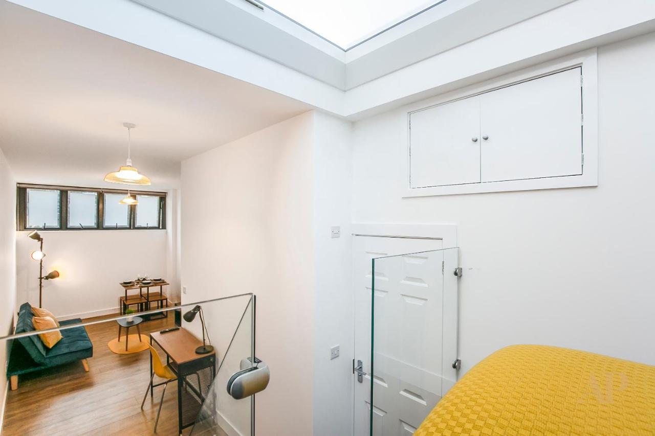 Split Level Studio Apartment In Camden 런던 외부 사진