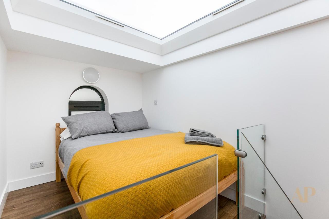 Split Level Studio Apartment In Camden 런던 외부 사진