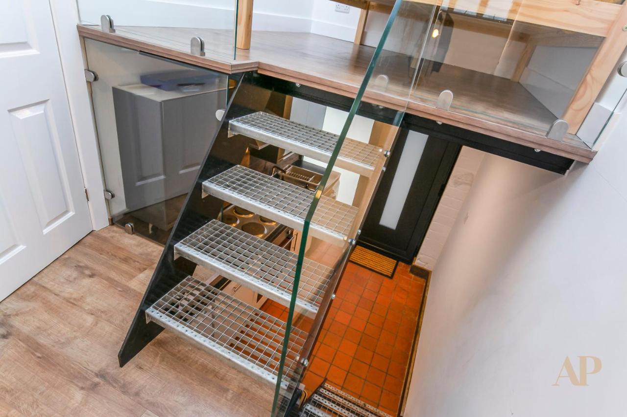 Split Level Studio Apartment In Camden 런던 외부 사진